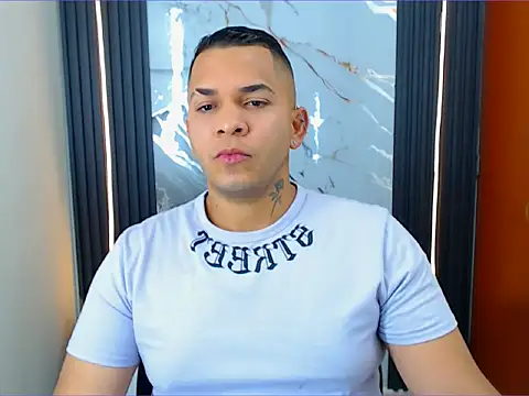 Snapshot of cristhian_gamboa chatting on 9, 7, 2026 cristhian gamboa online show from 9, 7, 2026