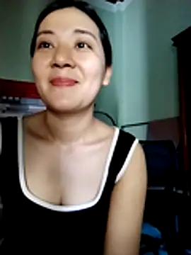 Snapshot of Lyrose_2k chatting on 5, 7, 2026 Lyrose 2k online show from 5, 7, 2026