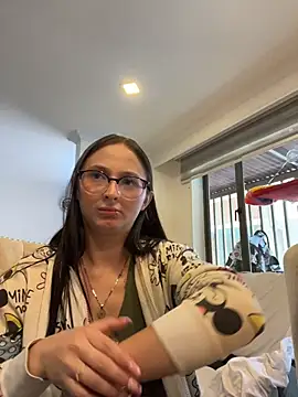 Snapshot of Maddy_roouse chatting on 1, 7, 2026 Maddy roouse online show from 1, 7, 2026