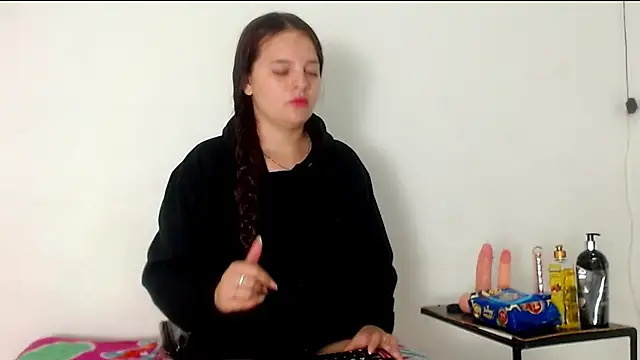 Snapshot of angelanoir18 chatting on 9, 7, 2026 angelanoir18 online show from 9, 7, 2026