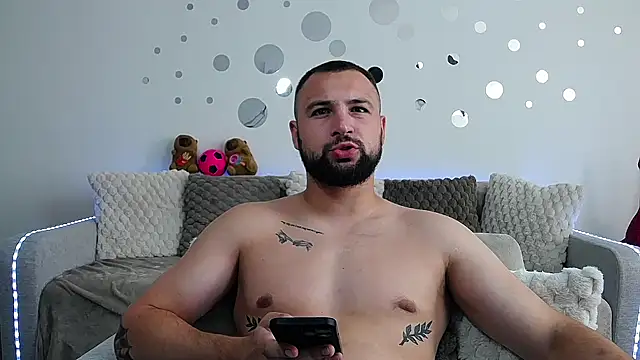 Snapshot of liam_studd chatting on 3, 7, 2026 liam studd online show from 3, 7, 2026