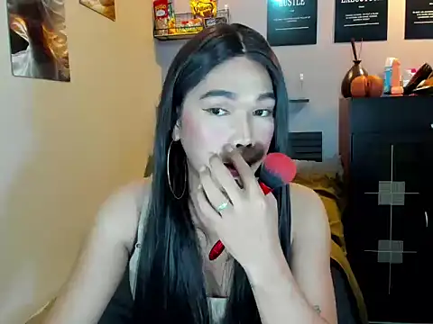 Snapshot of Foxybitch_megan chatting on 7, 7, 2026 Foxybitch megan online show from 7, 7, 2026