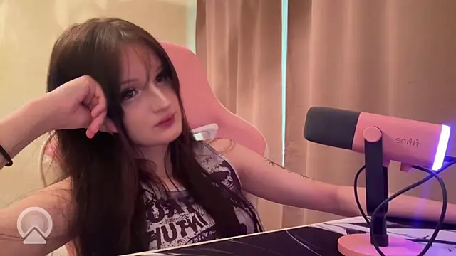 YunaVelour online show from 9, 7, 2026