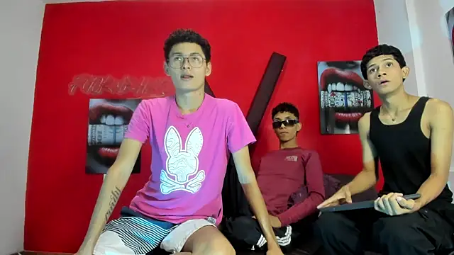 PRETTY LOVERS1 online show from 9, 7, 2026
