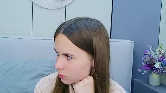 Thalia Croft online show from 1, 8, 2026