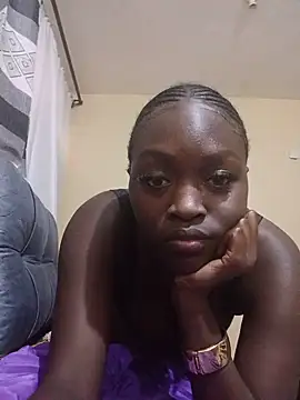 Snapshot of squirtyvee chatting on 7, 7, 2026 squirtyvee online show from 7, 7, 2026