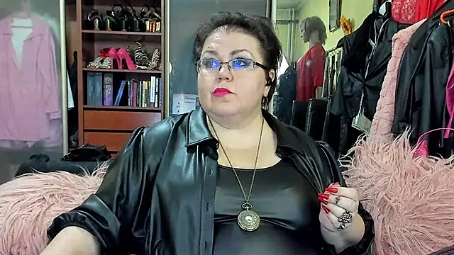 KaryQueen online show from 17, 12, 2024