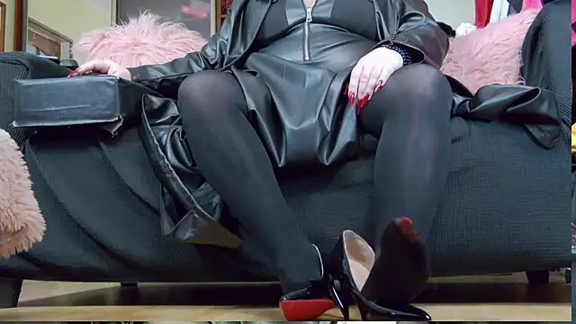 KaryQueen online show from 6, 1, 2026