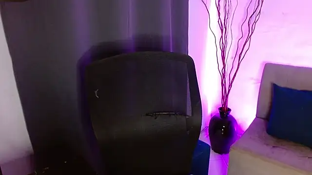 Snapshot of lispetite chatting on 18, 4, 2026 lispetite online show from 18, 4, 2026