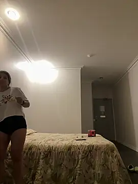 Snapshot of Saritahinc chatting on 7, 8, 2026 Saritahinc online show from 7, 8, 2026