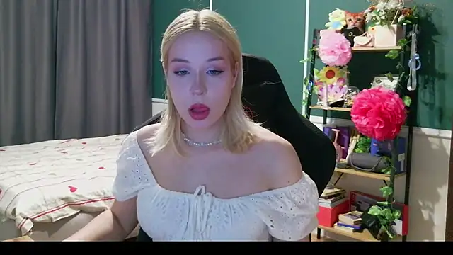 Snapshot of Eden_Rose chatting on 26, 7, 2026 Eden Rose online show from 26, 7, 2026
