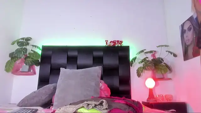 Snapshot of isabelleandbrand chatting on 8, 2, 2025 isabelleandbrand online show from 8, 2, 2025
