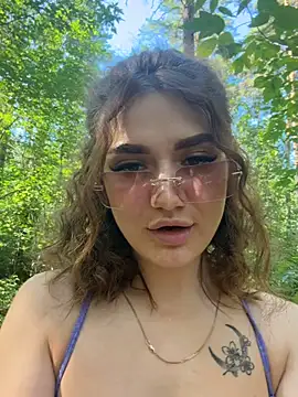 AlexandriaUrquhart online show from 14, 7, 2026