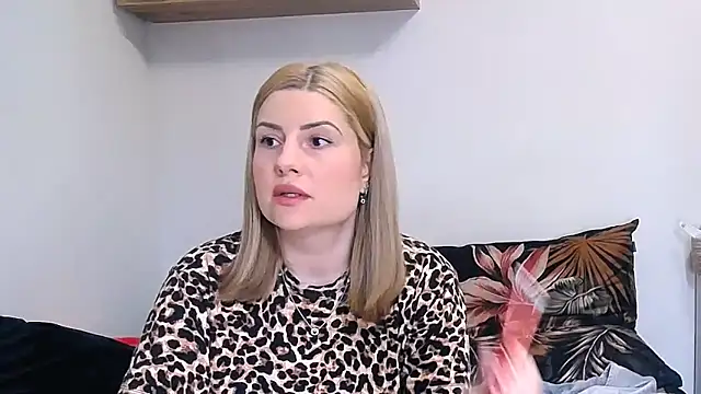Snapshot of alisenties chatting on 5, 4, 2026 alisenties online show from 5, 4, 2026