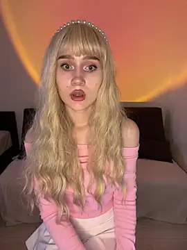 Charlotte Pretty online show from 13, 7, 2026