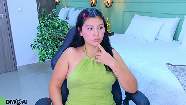 Snapshot of EMILIIA__LUXE__ chatting on 14, 7, 2026 EMILIIA LUXE online show from 14, 7, 2026
