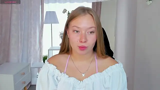 Snapshot of Coraline_Clark chatting on 20, 7, 2026 Coraline Clark online show from 20, 7, 2026