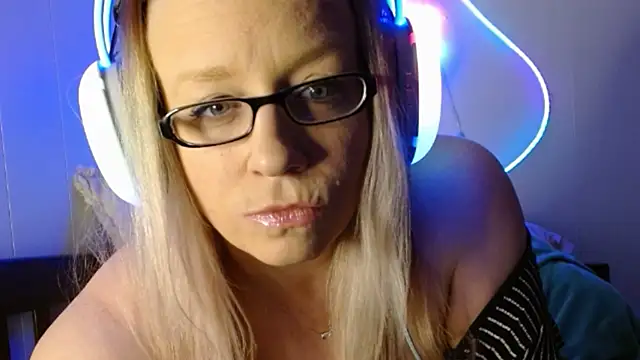 Snapshot of XxMs_StarzxX chatting on 23, 1, 2025 XxMs StarzxX online show from 23, 1, 2025