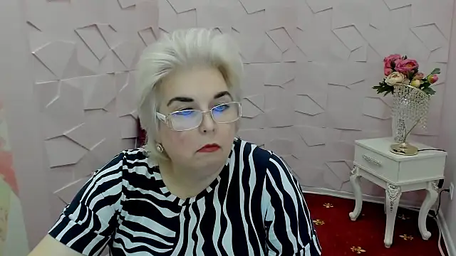 Monica sly online show from 27, 7, 2026