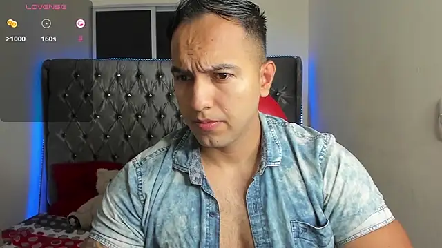 Snapshot of mrloganfuck1 chatting on 19, 4, 2026 mrloganfuck1 online show from 19, 4, 2026