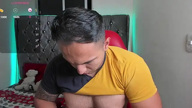 Snapshot of mrloganfuck1 chatting on 21, 4, 2026 mrloganfuck1 online show from 21, 4, 2026