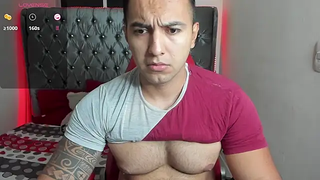 Snapshot of mrloganfuck1 chatting on 22, 4, 2026 mrloganfuck1 online show from 22, 4, 2026