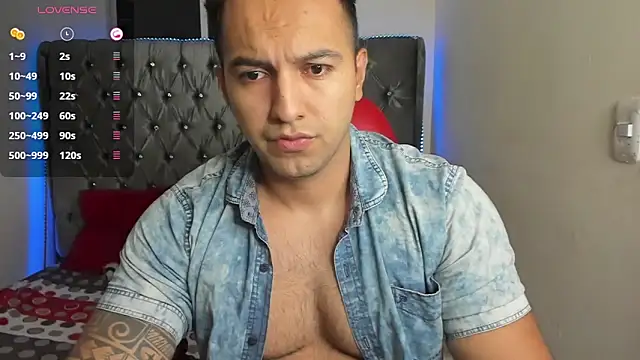 Snapshot of mrloganfuck1 chatting on 26, 4, 2026 mrloganfuck1 online show from 26, 4, 2026
