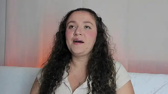 Snapshot of _camilacurly chatting on 2, 8, 2026 camilacurly online show from 2, 8, 2026