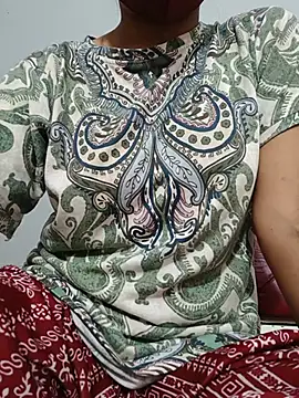 Snapshot of hey_pooja chatting on 6, 8, 2026 hey pooja online show from 6, 8, 2026