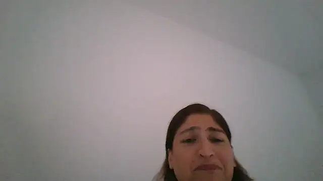 Snapshot of Spicy-Kareena chatting on 8, 8, 2026 Spicy-Kareena online show from 8, 8, 2026