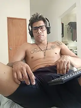 Snapshot of Looiis chatting on 7, 7, 2026 Looiis online show from 7, 7, 2026