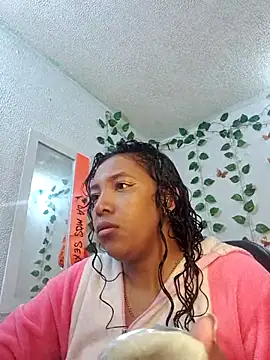 Snapshot of Emily_th chatting on 4, 8, 2026 Emily th online show from 4, 8, 2026