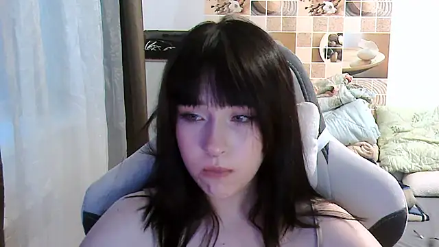 Snapshot of EvaHurt chatting on 6, 8, 2026 EvaHurt online show from 6, 8, 2026