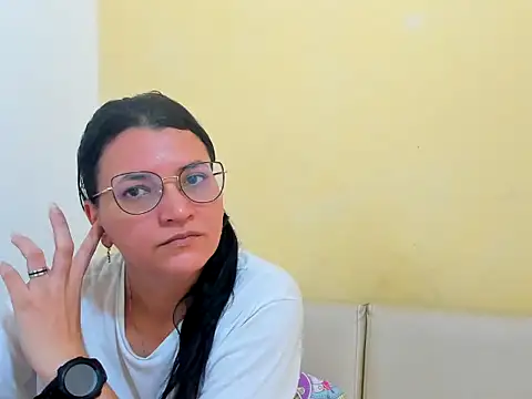 Snapshot of MARILYN_GARCIA chatting on 5, 4, 2026 MARILYN GARCIA online show from 5, 4, 2026