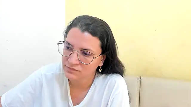 Snapshot of MARILYN_GARCIA chatting on 11, 4, 2026 MARILYN GARCIA online show from 11, 4, 2026