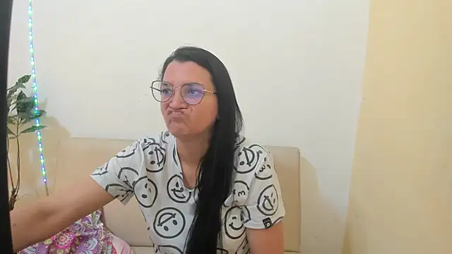 Snapshot of MARILYN_GARCIA chatting on 22, 4, 2026 MARILYN GARCIA online show from 22, 4, 2026