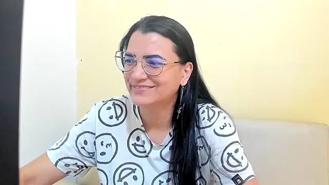 Snapshot of MARILYN_GARCIA chatting on 25, 4, 2026 MARILYN GARCIA online show from 25, 4, 2026