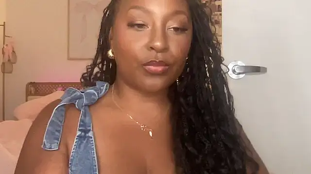 Snapshot of itsgoddesstoyou chatting on 6, 8, 2026 itsgoddesstoyou online show from 6, 8, 2026