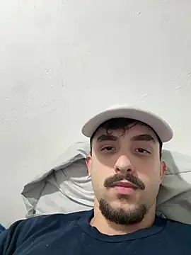 Snapshot of guilhermebolsson chatting on 7, 8, 2026 guilhermebolsson online show from 7, 8, 2026