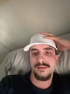 Snapshot of guilhermebolsson chatting on 7, 8, 2026 guilhermebolsson online show from 7, 8, 2026
