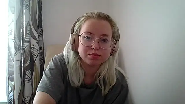 Snapshot of MaddieTeen chatting on 7, 8, 2026 MaddieTeen online show from 7, 8, 2026