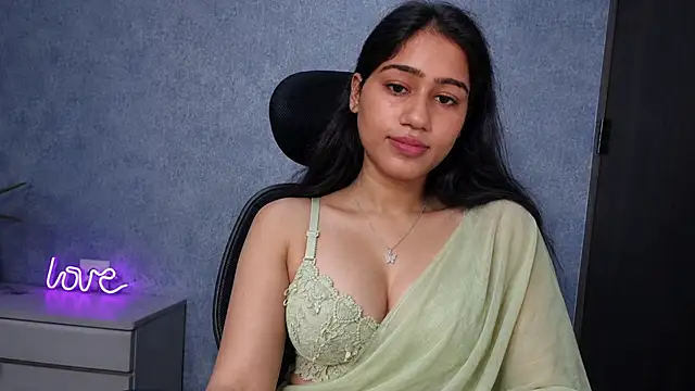 Snapshot of Rishika_luxx chatting on 8, 8, 2026 Rishika luxx online show from 8, 8, 2026