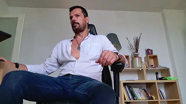 Snapshot of ChrisKox chatting on 1, 6, 2026 ChrisKox online show from 1, 6, 2026