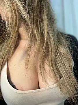 Snapshot of sexylenia chatting on 30, 4, 2026 sexylenia online show from 30, 4, 2026