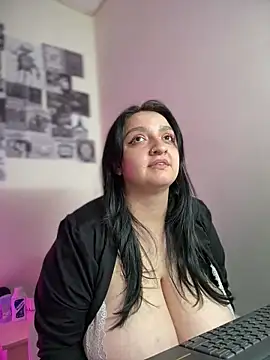 Snapshot of aliceayres797 chatting on 28, 6, 2026 aliceayres797 online show from 28, 6, 2026
