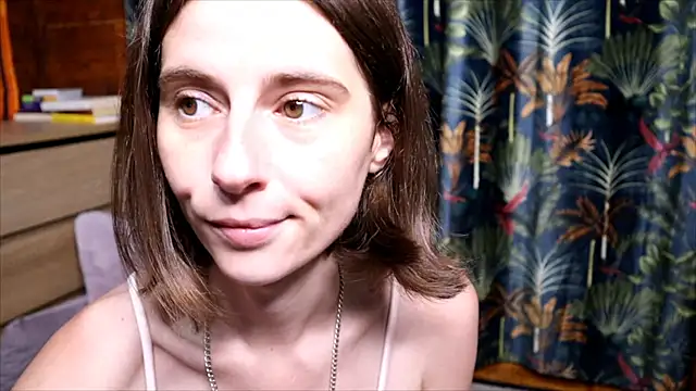 Snapshot of LittleMe97 chatting on 10, 4, 2026 LittleMe97 online show from 10, 4, 2026