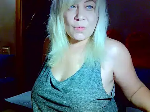 Snapshot of AgoniA7 chatting on 5, 6, 2026 AgoniA7 online show from 5, 6, 2026