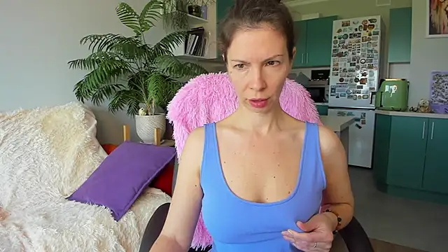 Snapshot of ChristinaGlory chatting on 17, 5, 2026 ChristinaGlory online show from 17, 5, 2026