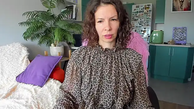 Snapshot of ChristinaGlory chatting on 4, 6, 2026 ChristinaGlory online show from 4, 6, 2026