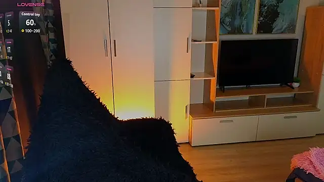 Snapshot of MilanaOmg chatting on 1, 4, 2026 MilanaOmg online show from 1, 4, 2026